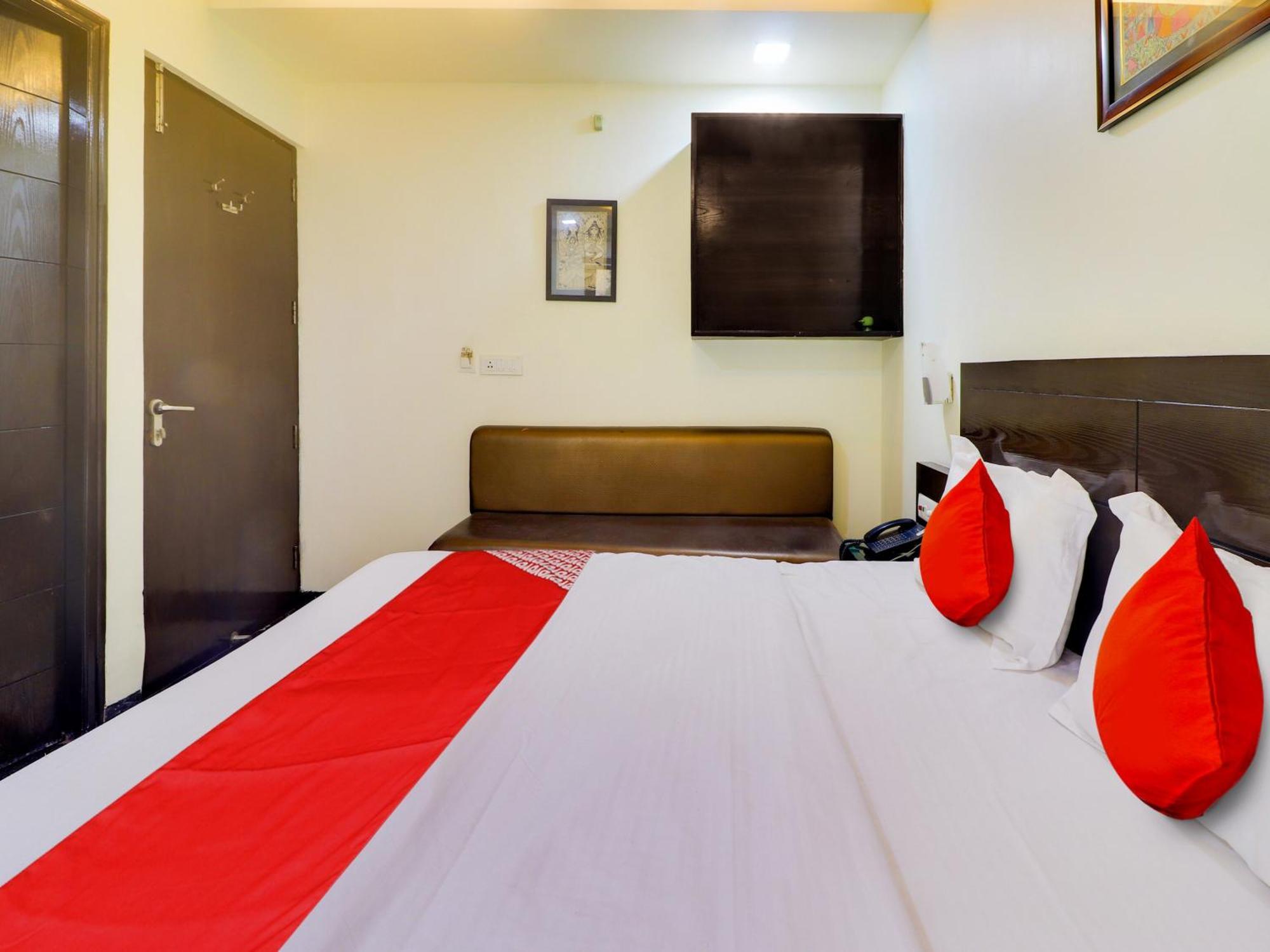 Oyo Flagship Hotel Rudra Palace Agra  Exterior photo